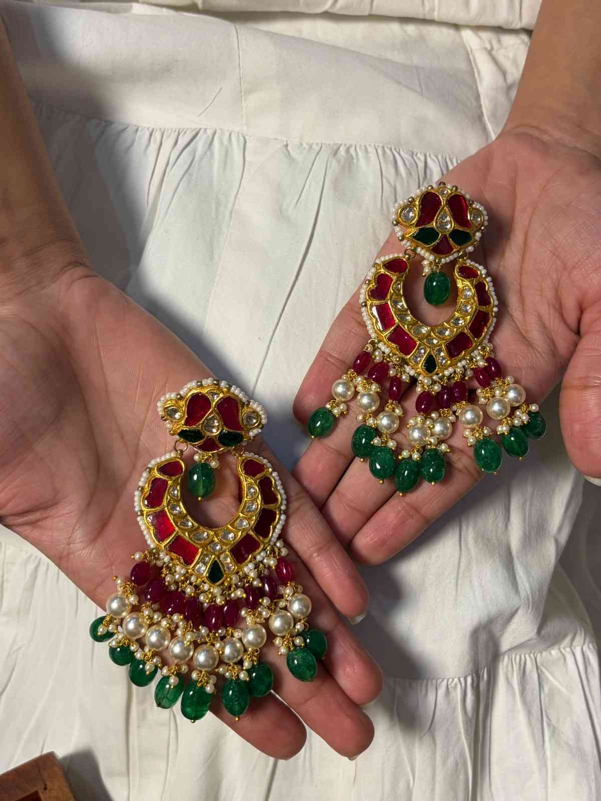 mahnoor front thappa jewelley