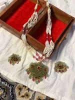 22K gold antique jewellery with handcrafted stone inlay details