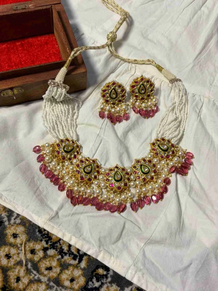 Natural diamond polki jewellery crafted in lightweight 22K gold