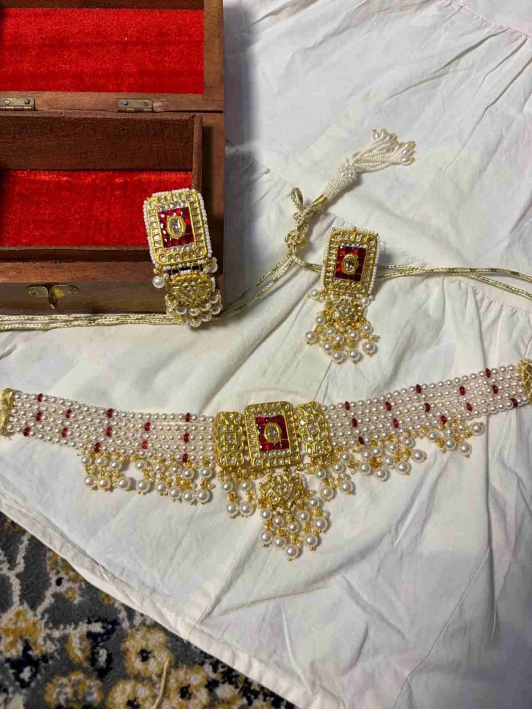 Lightweight gold jewellery featuring traditional diamond polki work