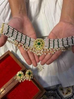 22K gold jewellery crafted around natural diamond polki detailing